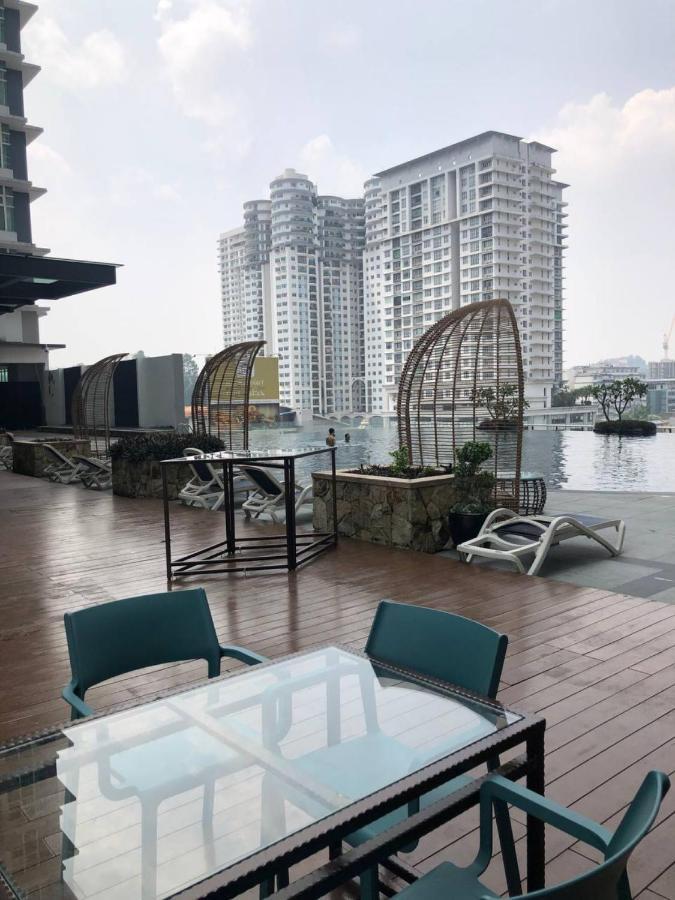 Backpackers Cozy Apartment Kl Sentral Куала Лумпур Екстериор снимка